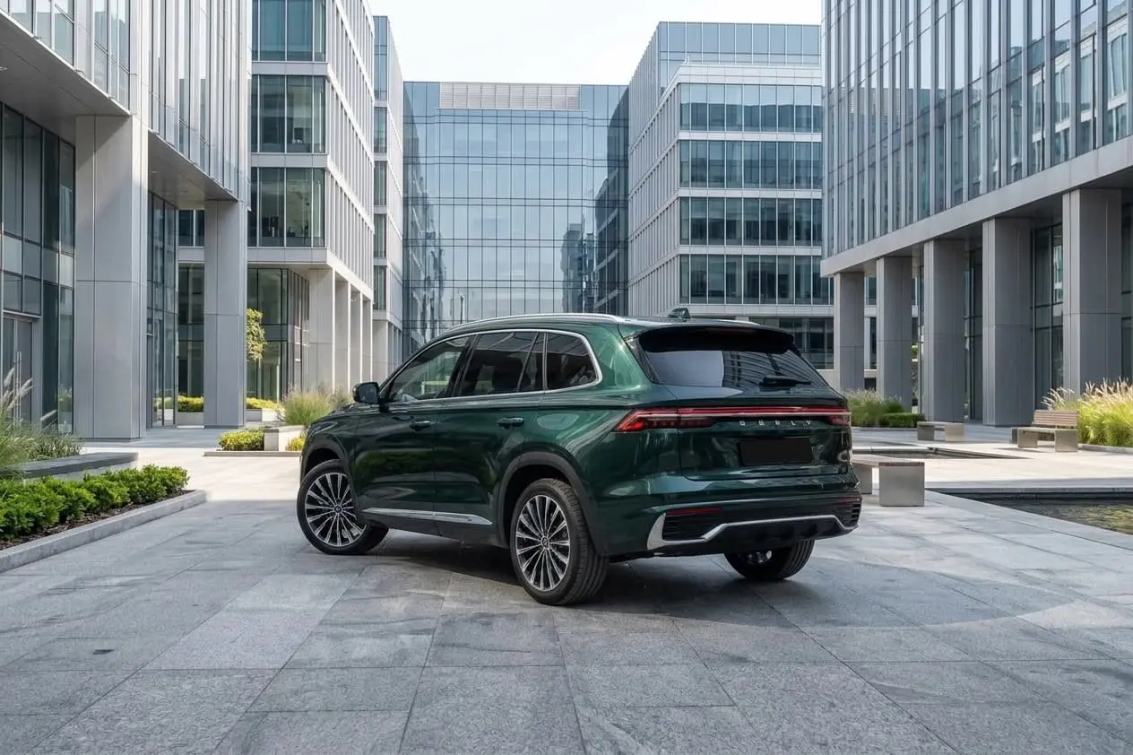 Geely Monjaro 2026 вид сзади