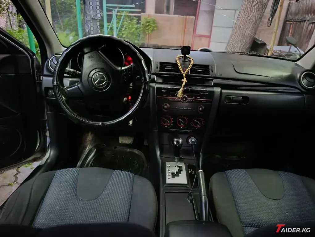 Mazda 3, 2004