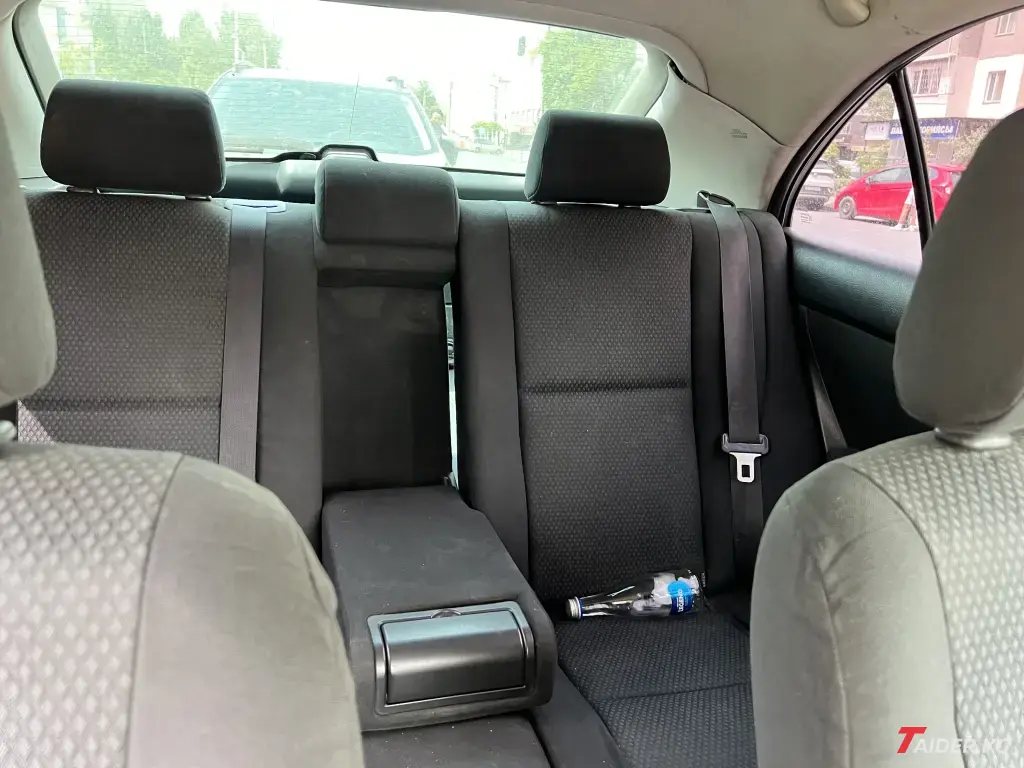 Toyota Avensis, 2004