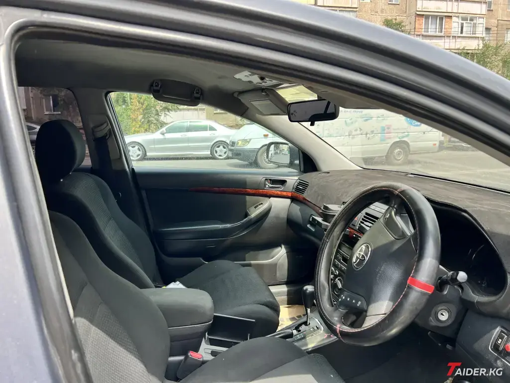 Toyota Avensis, 2004