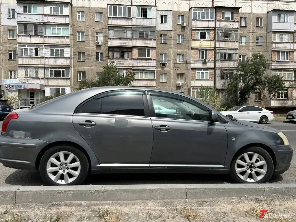 Toyota Avensis, 2004
