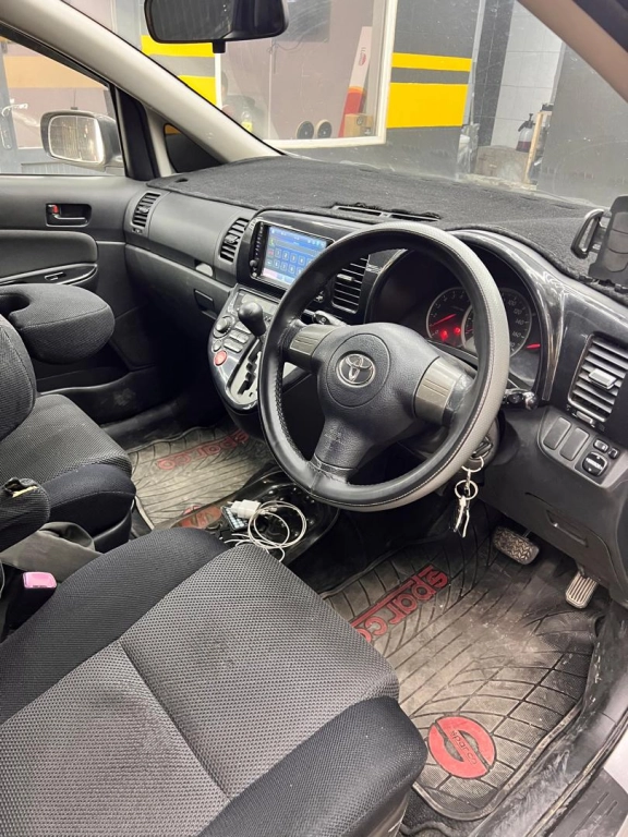 Toyota Wish, 2005, 1.8