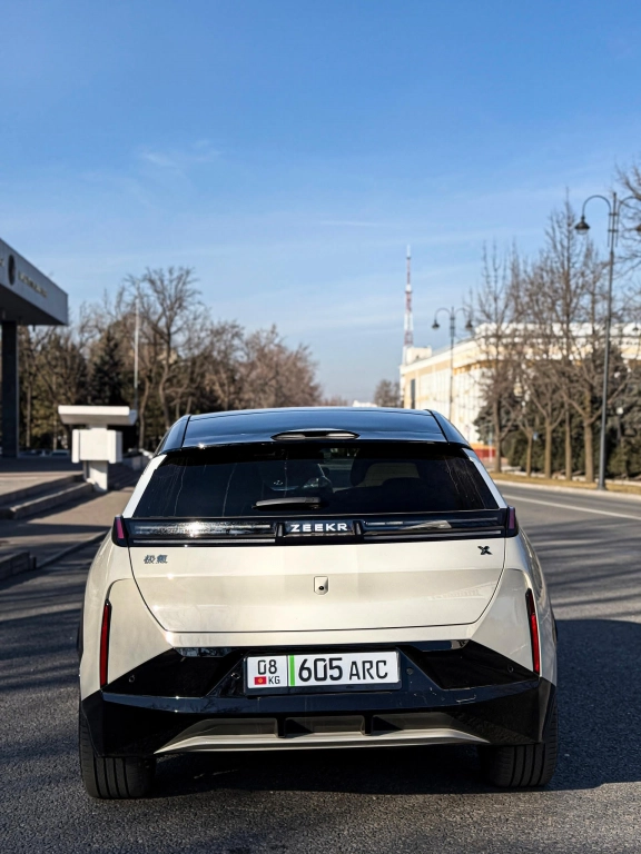 Zeekr X, 2023