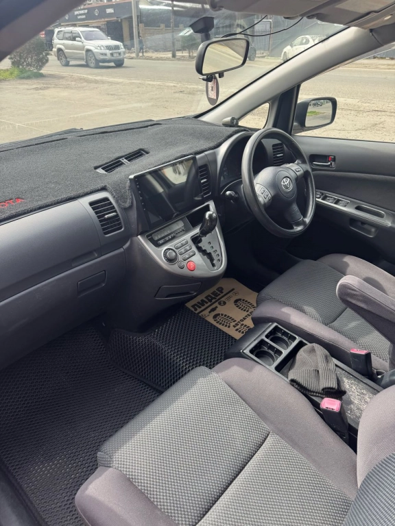 Toyota Wish, 2004, 1.8