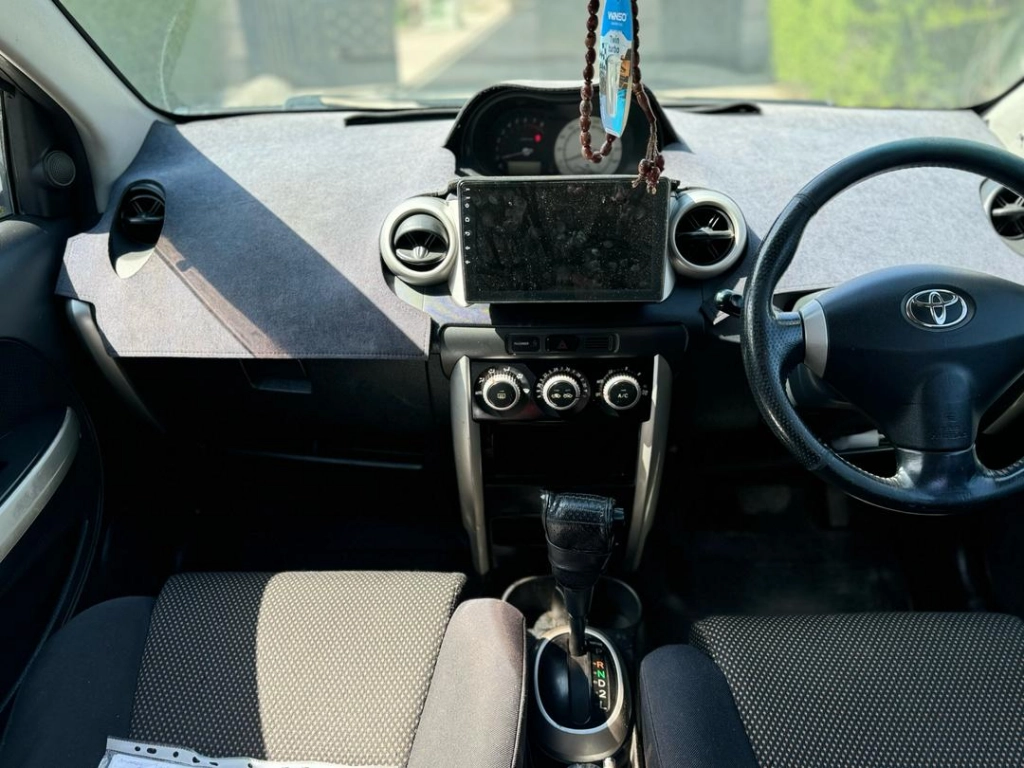 Toyota Ist, 2003, 1.5