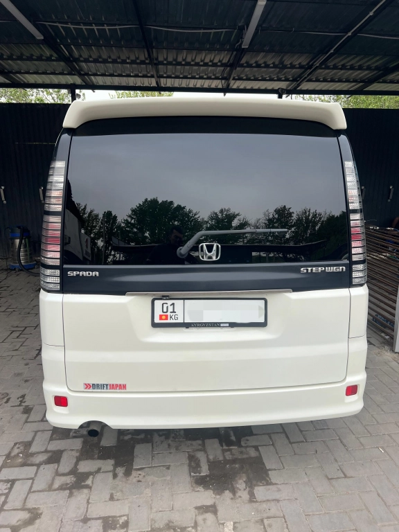 Honda Stepwgn, 2004, 2.0