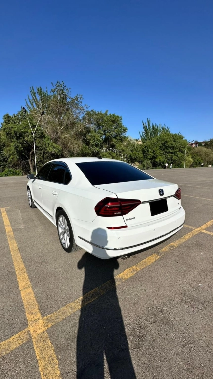 Volkswagen Passat, 2018, 2.0
