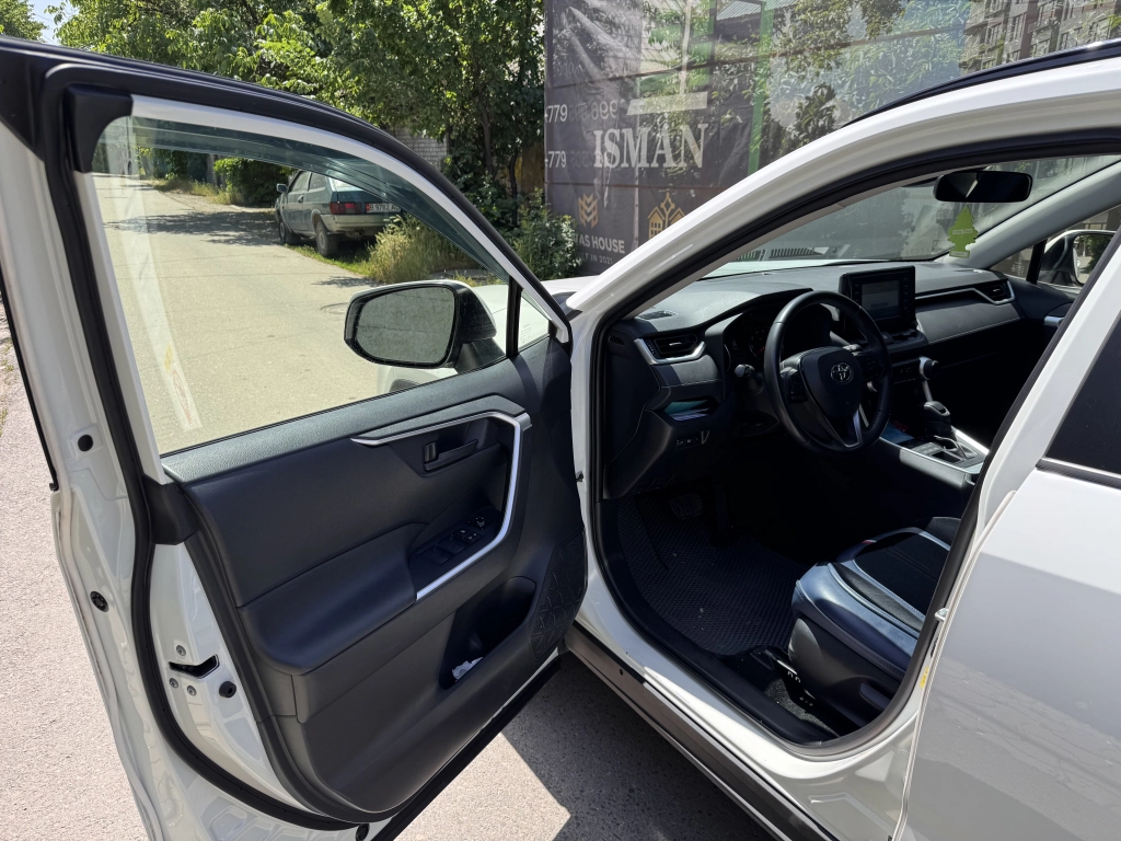 Toyota RAV4, 2019, 2.5