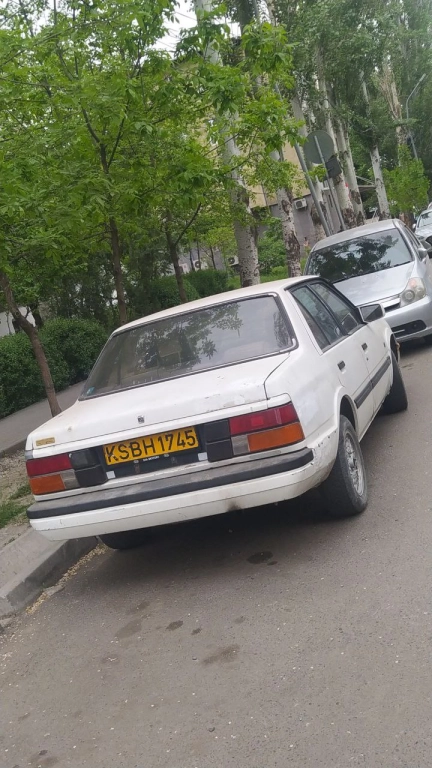 Mazda 626, 1984, 2.0