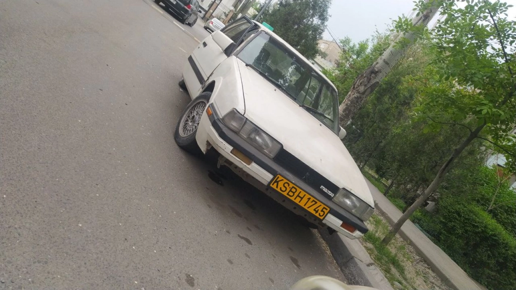 Mazda 626, 1984, 2.0