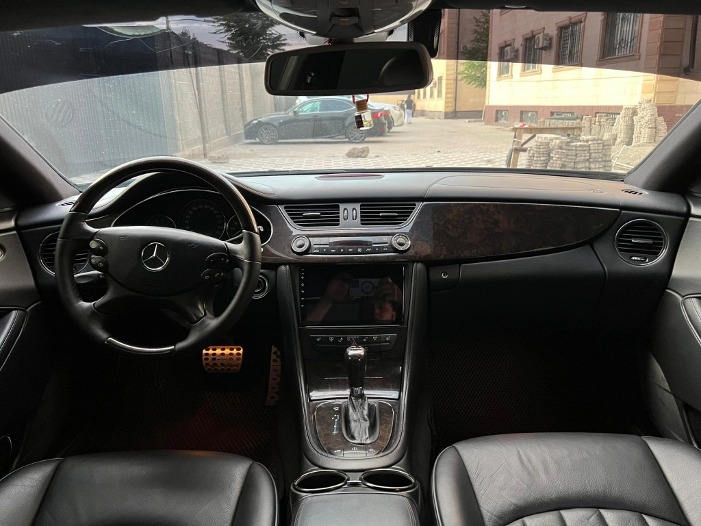 Mercedes-Benz CLS, 2005, 5.0