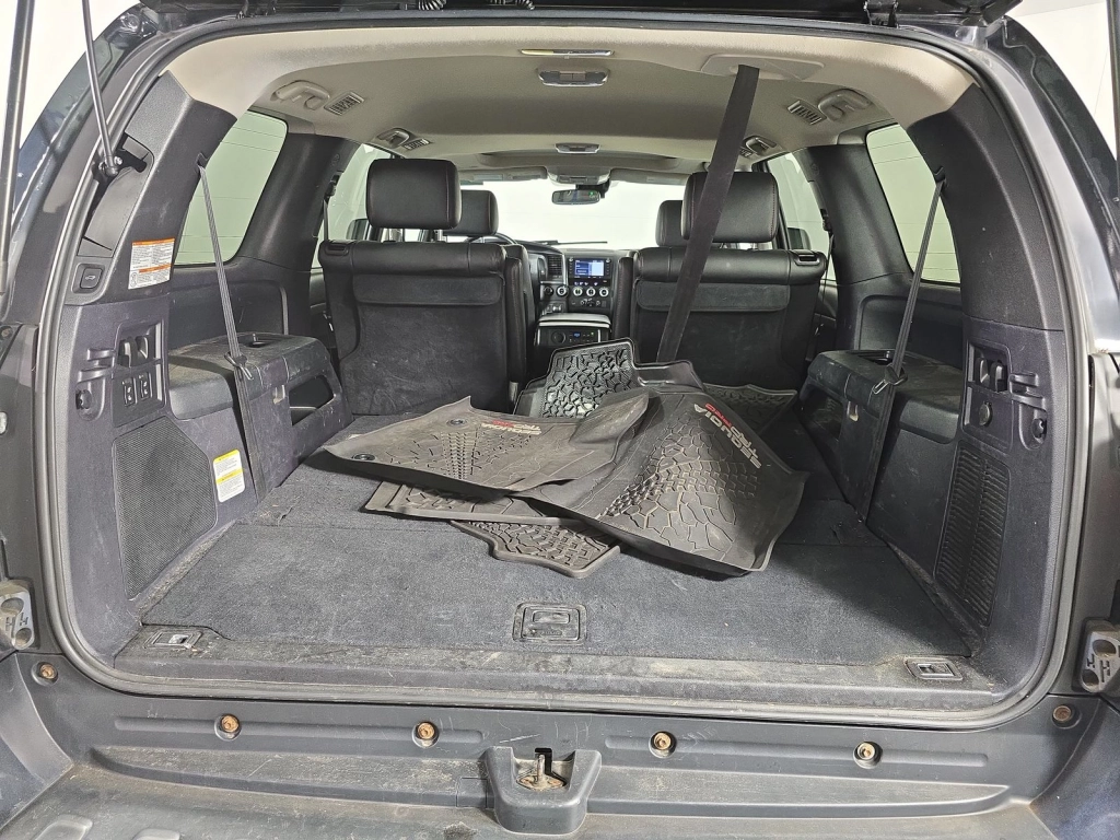 Toyota Sequoia, 2020, 5.7