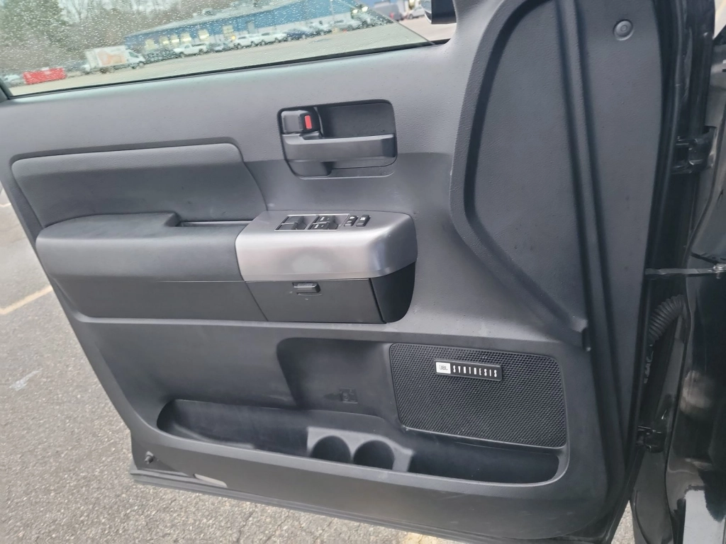 Toyota Sequoia, 2020, 5.7