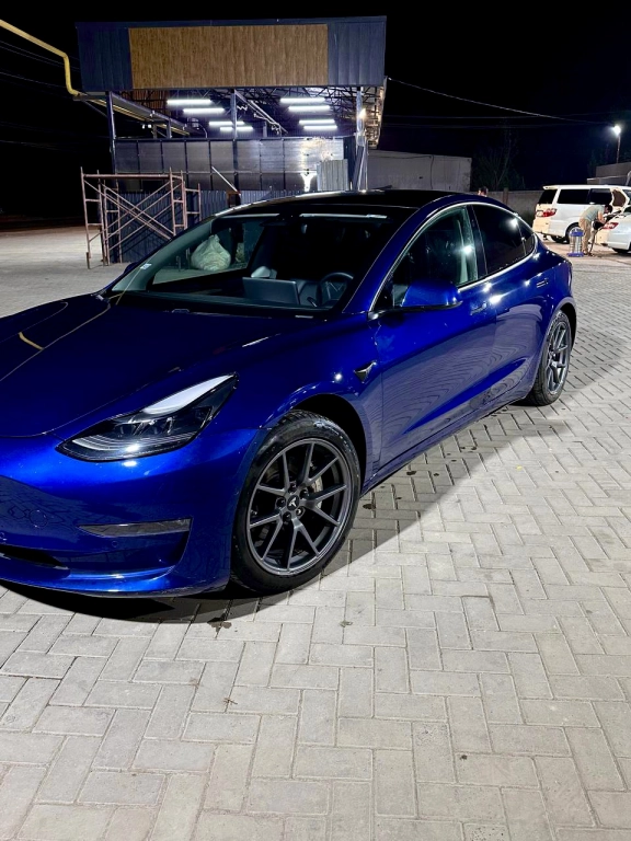 Tesla Model 3, 2021