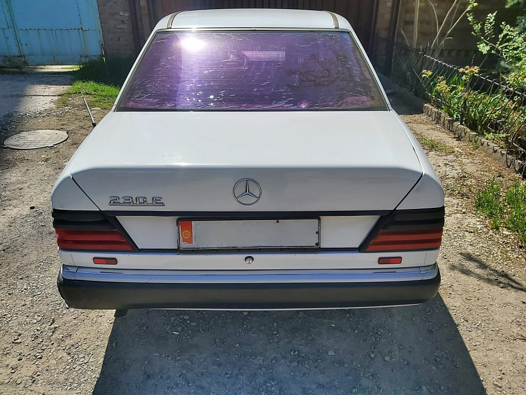 Mercedes-Benz W124, 1991, 2.3