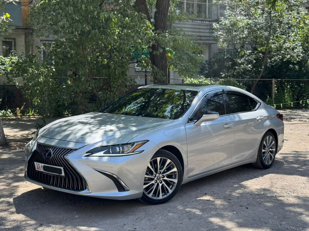 Lexus ES, 2019