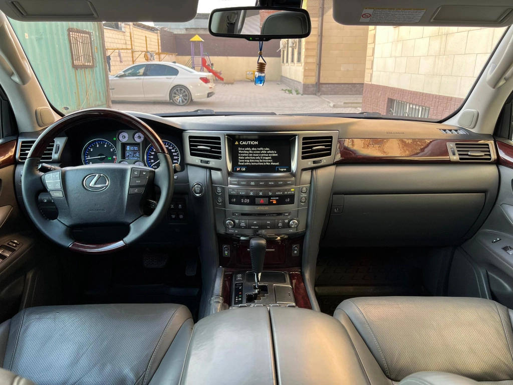 Lexus LX, 2008, 5.7