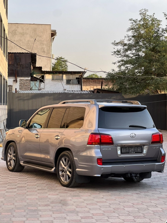Lexus LX, 2008, 5.7