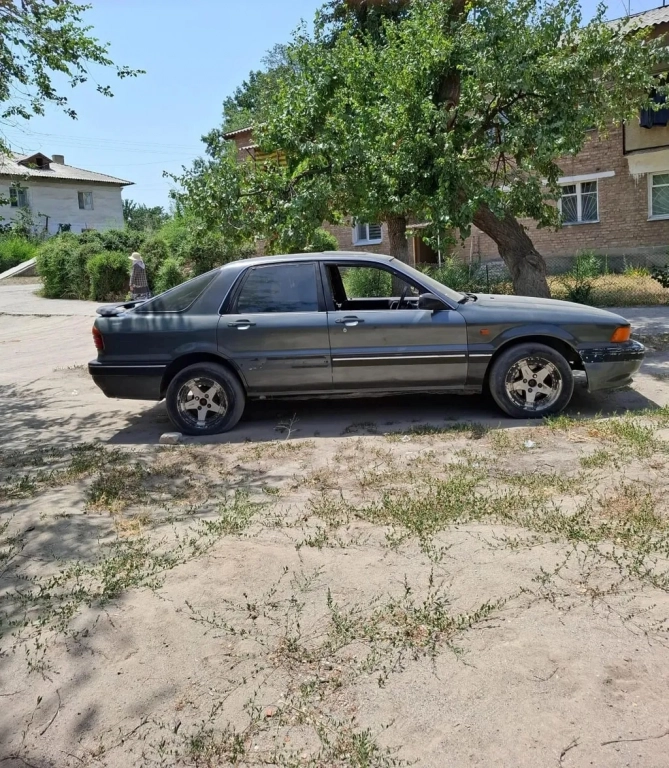 Mitsubishi Galant, 1991, 1.8