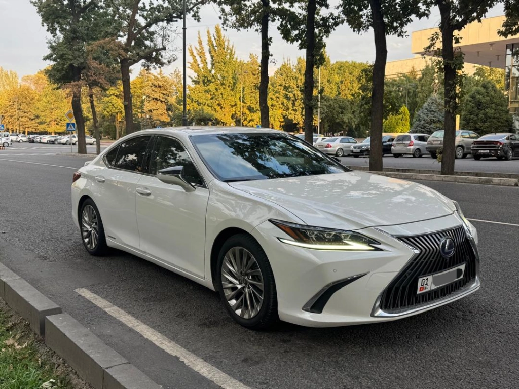 Lexus ES, 2019, 2.5