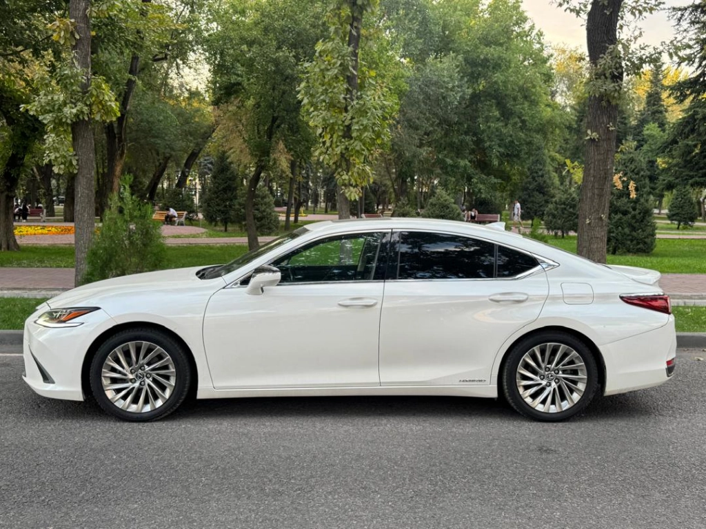 Lexus ES, 2019, 2.5