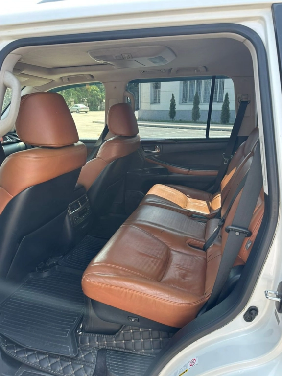 Lexus LX, 2010, 5.7