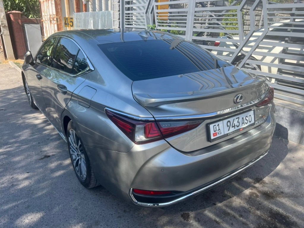 Lexus ES, 2019, 2.5