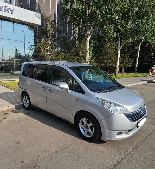 Honda Stepwgn, 2005, 2.0