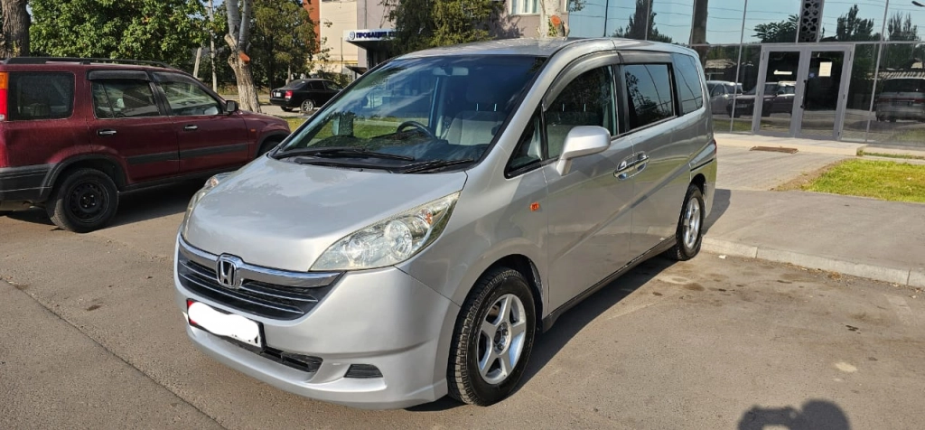 Honda Stepwgn, 2005, 2.0