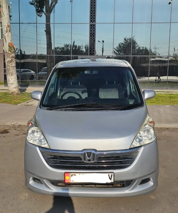 Honda Stepwgn, 2005, 2.0