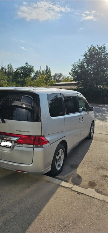 Honda Stepwgn, 2005, 2.0