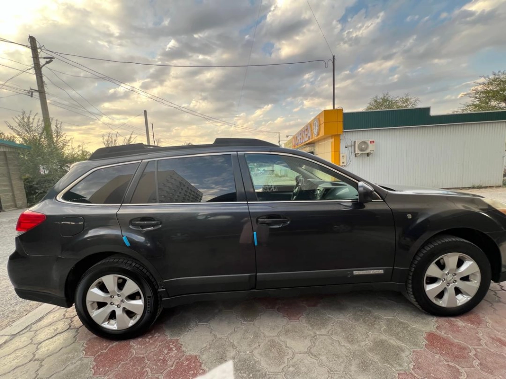 Subaru Outback, 2010, 2.5