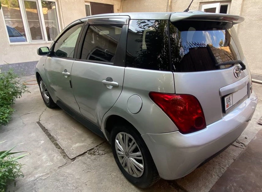 Toyota Ist, 2002, 1.5