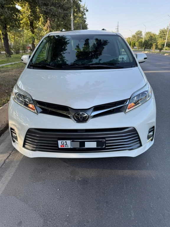 Toyota Sienna, 2018, 3.5