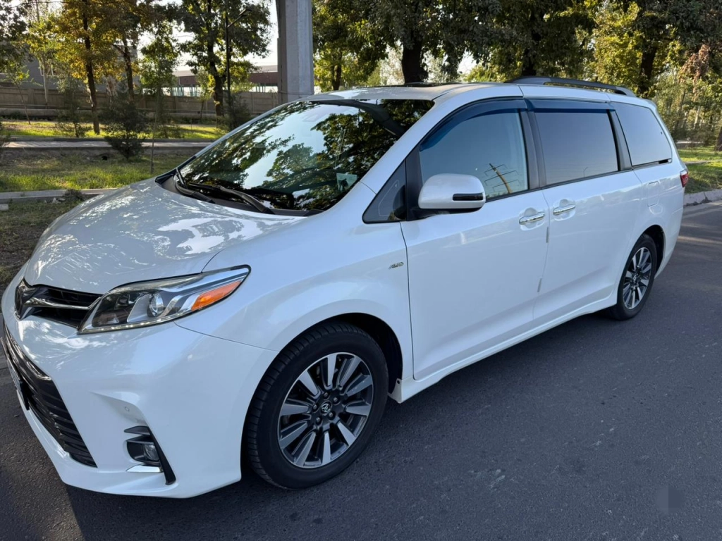Toyota Sienna, 2018, 3.5