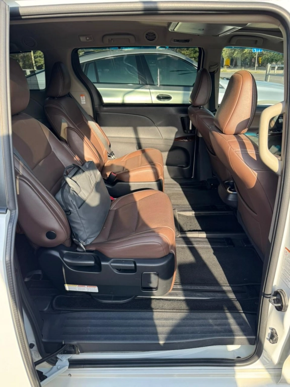 Toyota Sienna, 2018, 3.5