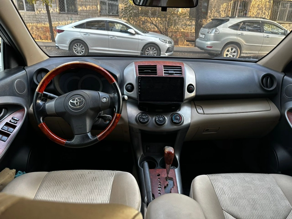 Toyota RAV4, 2011, 2.5