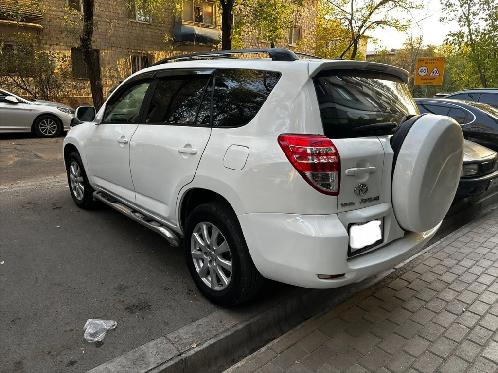 Toyota RAV4, 2011, 2.5