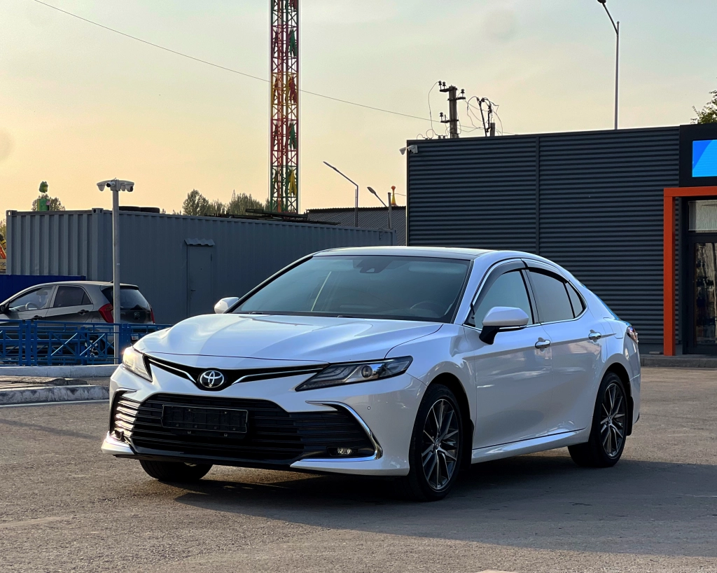 Toyota Camry, 2023