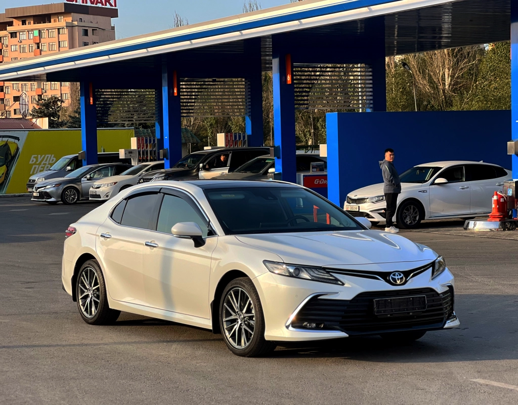Toyota Camry, 2023