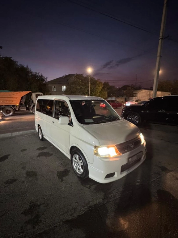 Honda Stepwgn, 2003, 2.0