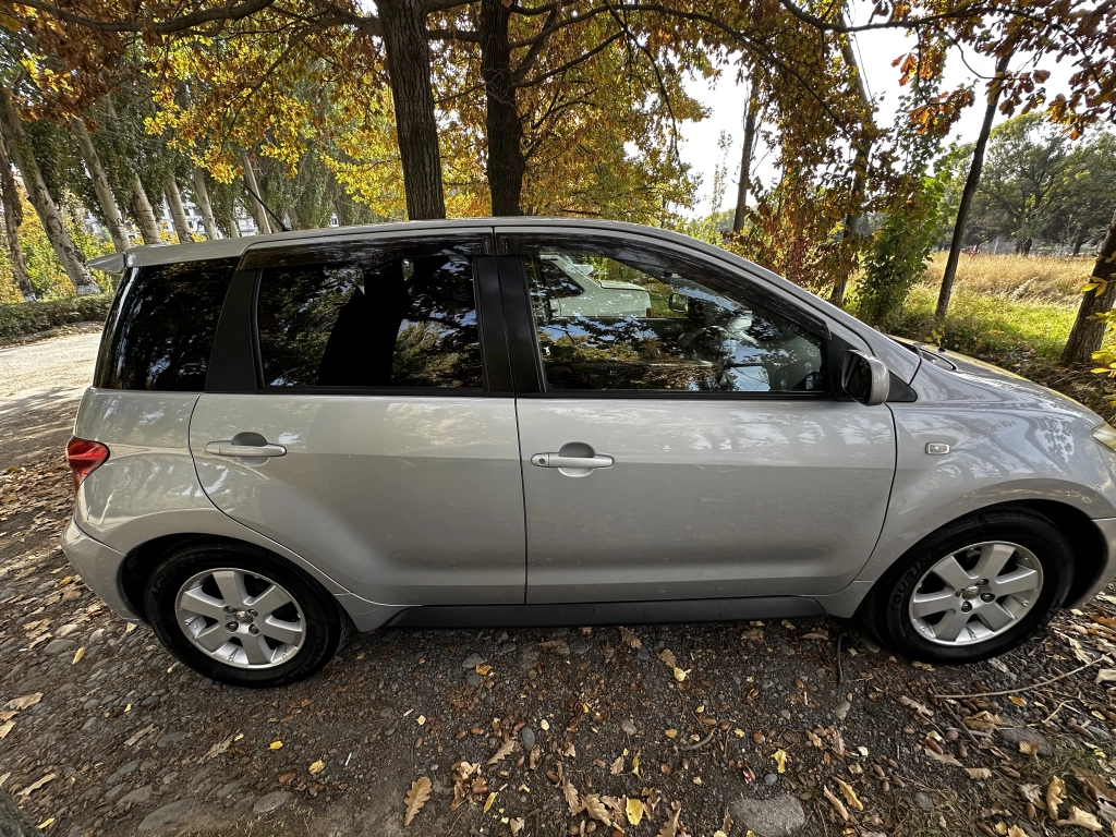 Toyota Ist, 2003, 1.3
