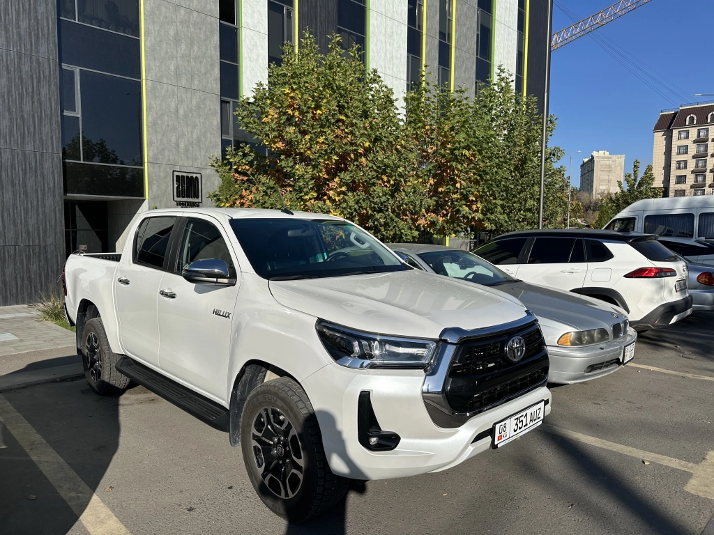 Toyota Hilux, 2023, 2.7