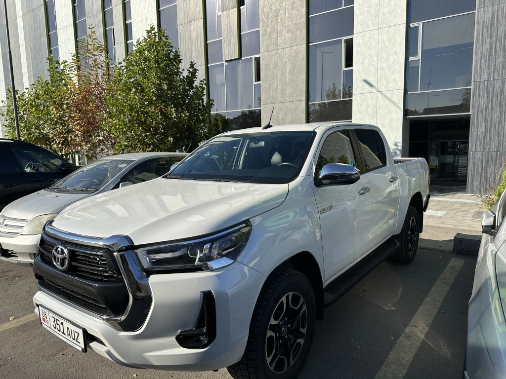 Toyota Hilux, 2023, 2.7