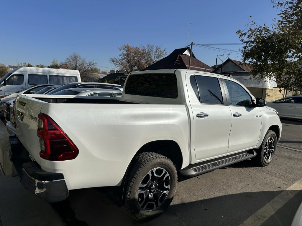 Toyota Hilux, 2023, 2.7