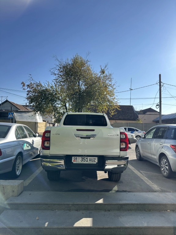 Toyota Hilux, 2023, 2.7