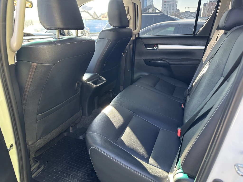 Toyota Hilux, 2023, 2.7
