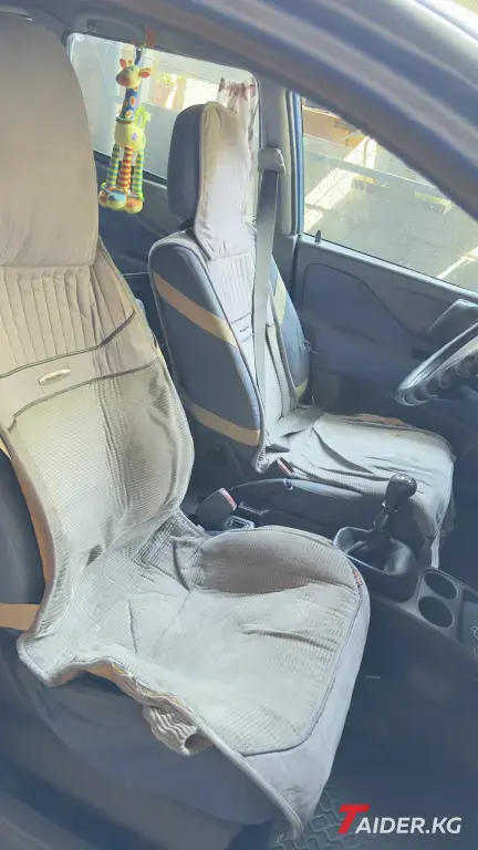 Mitsubishi Space Star, 2000