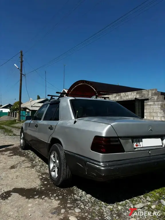 Mercedes-Benz W124, 1988