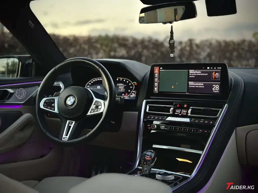 BMW 8 серии, 2022